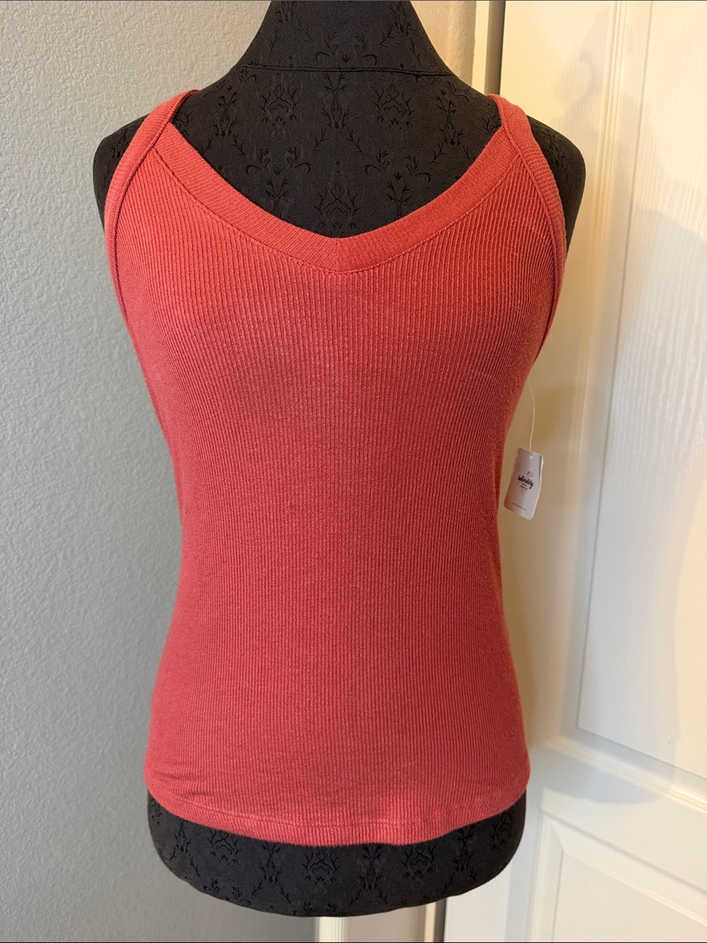 Intimately Free People Sleeveless V-Neck Ribbed Tank Top pink rose sz Large NEW